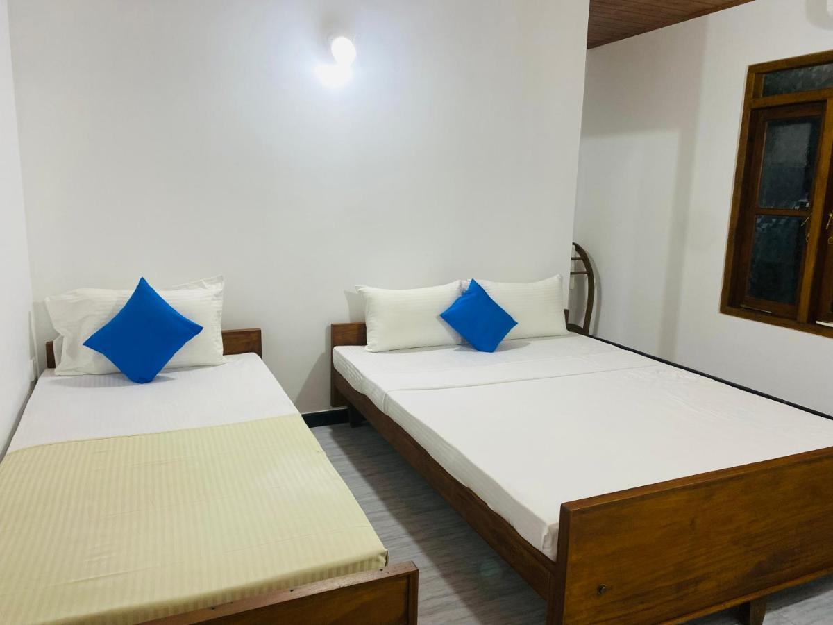 A4 Residence: Airport Transit Hub Katunayake Room photo